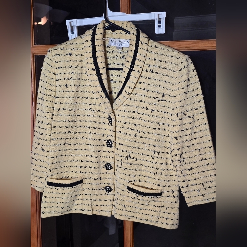 St. John Women's Vintage Textured Yellow and Black Blazer Size 6
